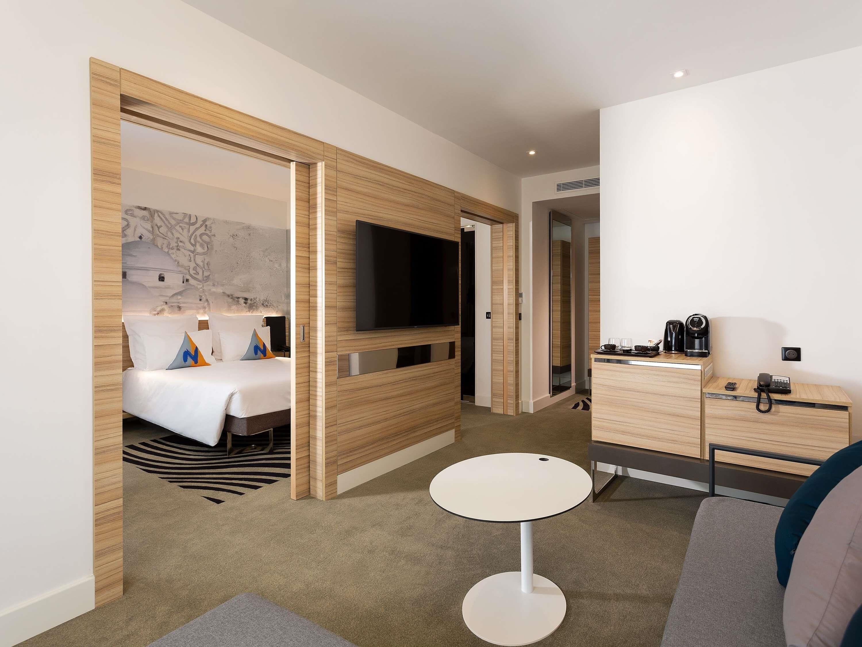 Junior Suite, 1 Double Bed | Hypo-allergenic bedding, minibar, in-room safe, desk