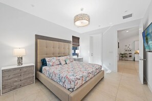 3 bedrooms, desk, iron/ironing board, travel cot