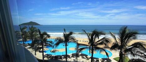 An infinity pool