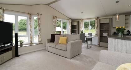 Hill View, Lilac Lodge