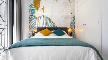 Free cots/infant beds, free WiFi, bed sheets