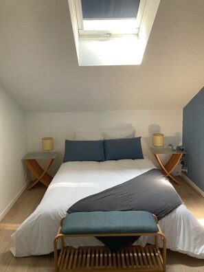 3 bedrooms, desk, iron/ironing board, free WiFi