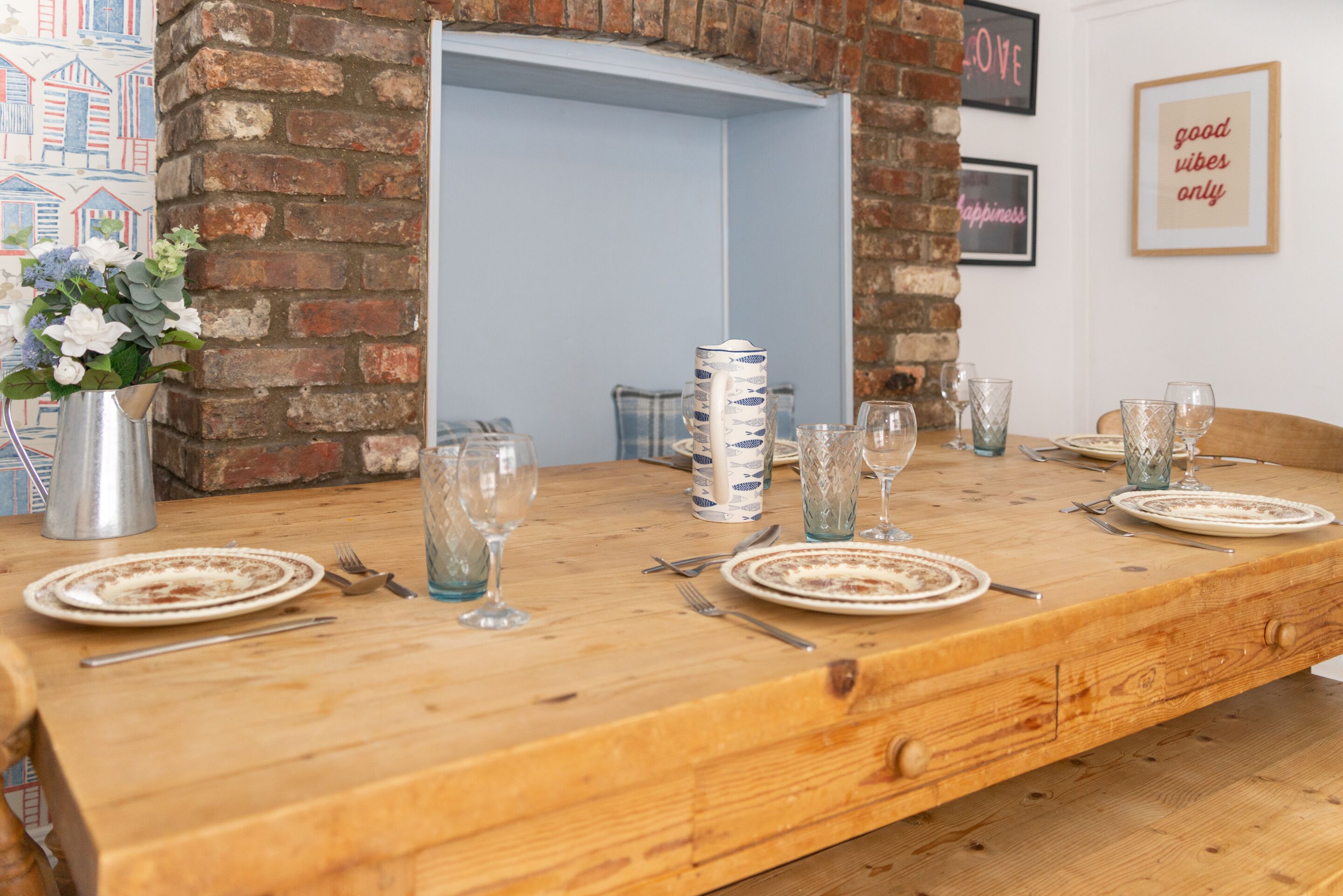 บ้านพักสำหรับครอบครัว, ห้องน้ำส่วนตัว, วิวสวนหย่อม | ครัวส่วนกลาง | เก้าอี้กินข้าวสำหรับเด็ก