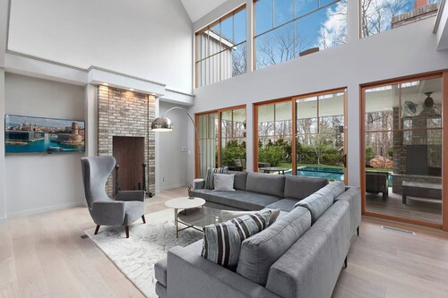 Unique Modern Barn House in Sag Harbor
