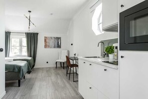 Phòng 2 giường đơn tiện nghi đơn giản, 2 giường đơn | Bộ đồ giường cao cấp, trang trí khác biệt 
