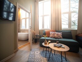 Premium Triple Room, Multiple Beds, Non Smoking, Garden View | Premium bedding, individually decorated, individually furnished, desk