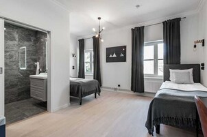 Comfort Twin Room, 2 Twin Beds | Premium bedding, individually decorated, individually furnished, desk