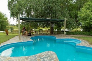 Outdoor pool - Thamalakane River Lodge (Maun)