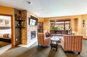 Smart TV, fireplace, DVD player