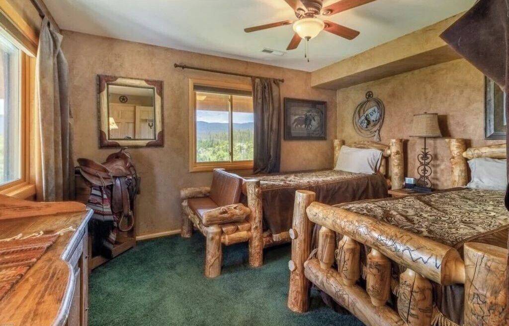 3 bedrooms, iron/ironing board, travel crib, free WiFi