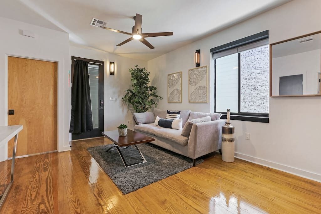 Smart TV, stereo, offices