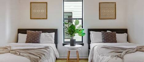 5 habitaciones, tabla de planchar con plancha y wifi gratis