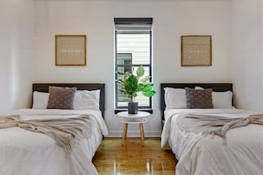 5 Schlafzimmer, Bügeleisen/Bügelbrett, kostenloses WLAN, Bettwäsche