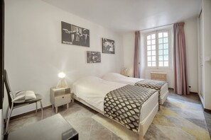 3 chambres, fer et planche à repasser, Wi-Fi gratuit, draps fournis