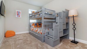 9 habitaciones, escritorio, tabla de planchar con plancha y wifi gratis