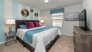 6 bedrooms, desk, iron/ironing board, free WiFi