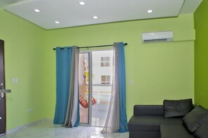 Smart-TV, musikkbibliotek og stereoanlegg