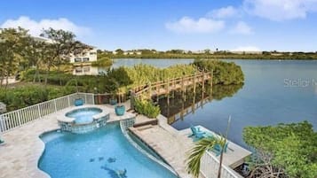 Una piscina riscaldata