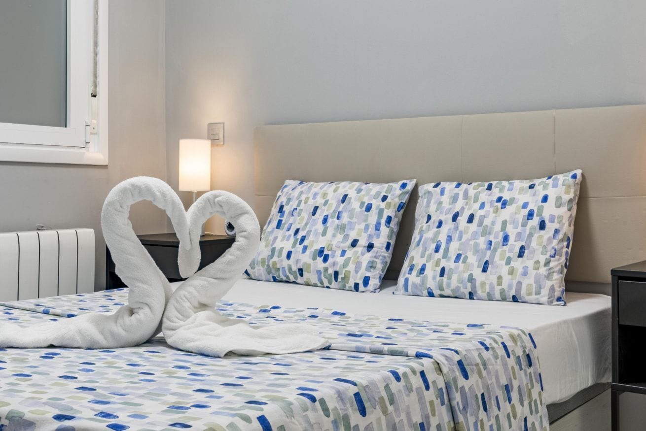 2 makuuhuonetta, Wi-Fi, vuodevaatteet