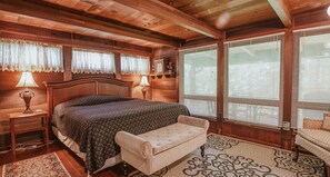 2 bedrooms, free WiFi, bed sheets - Go fishing! Pet friendly! 4 miles to Nashville! (Nashville)
