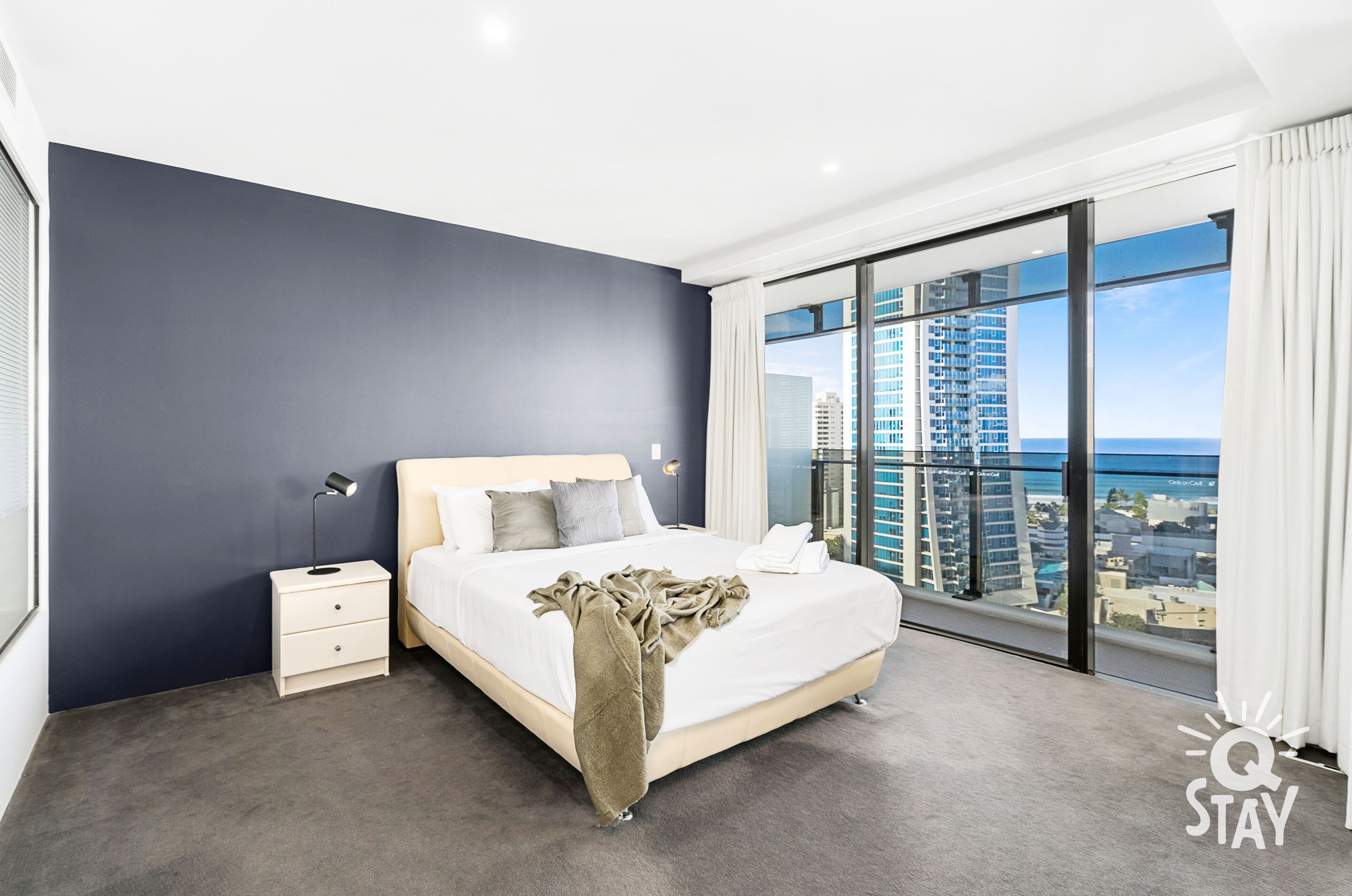 ♦️ Circle on Cavill – 1 Bedroom Ocean SPA Apartment with study — Q Stay
