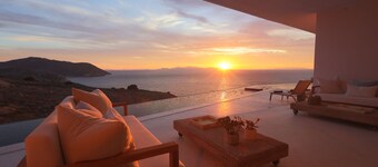 Luxurious Antiparos Villa with Infinity Pool and Stunning Sea and Sunset views