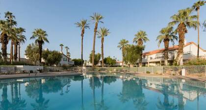 Modern x Boho Home w/ Pools | Gym | Golf Course| Tennis