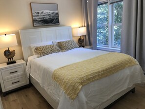 6 bedrooms, desk, iron/ironing board, free WiFi