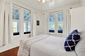 3 bedrooms, laptop workspace, iron/ironing board, WiFi