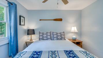 2 bedrooms, travel crib, free WiFi, bed sheets