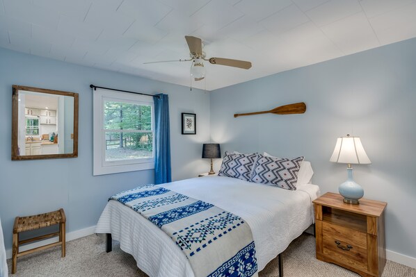 2 bedrooms, travel cot, free WiFi, bed sheets