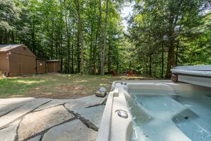 Bain à remous extérieur