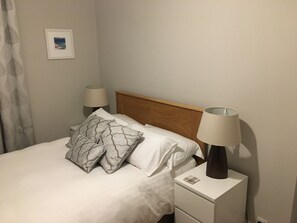 2 chambres, fer et planche à repasser, lit parapluie, Wi-Fi gratuit