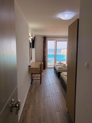 Individually decorated, individually furnished, free WiFi