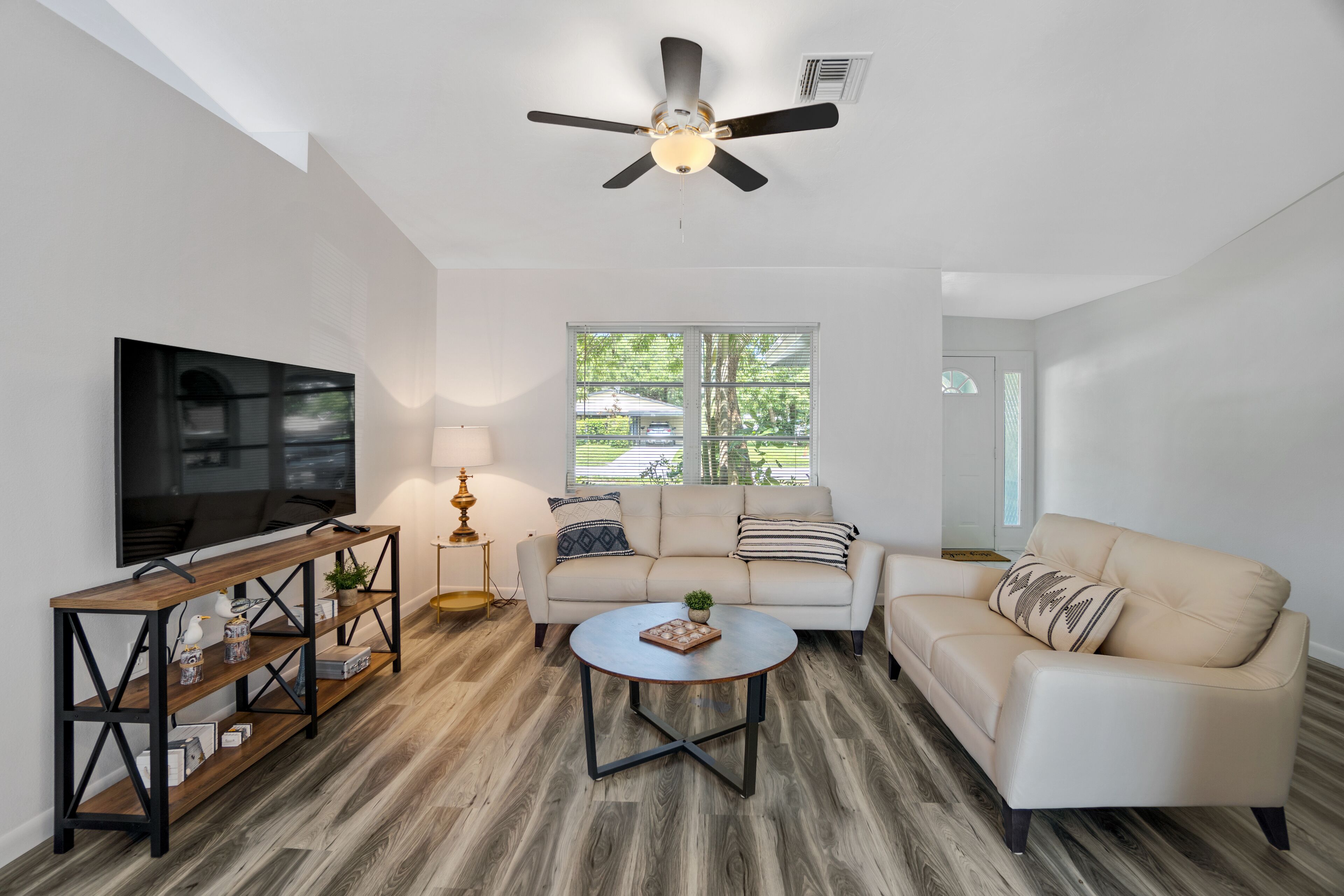 智能电视、乒乓球