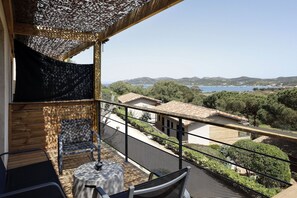 Property grounds - Les Chambres de Casarina (Bonifacio)