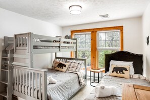 4 bedrooms, WiFi, bed sheets - Modern townhouse with high-speed WiFi  & washer/dryer (Tannersville)