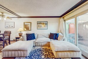 TV, fireplace, stereo