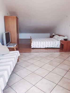 1 bedroom, WiFi - Studio with satellite TV and coffee machine (Medulin)