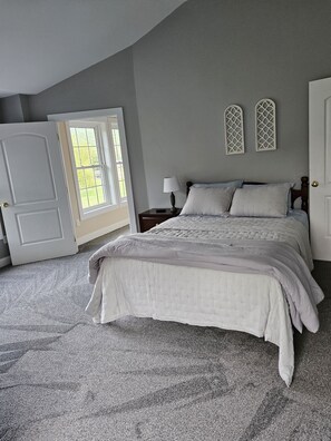 5 bedrooms, iron/ironing board, free WiFi, bed sheets