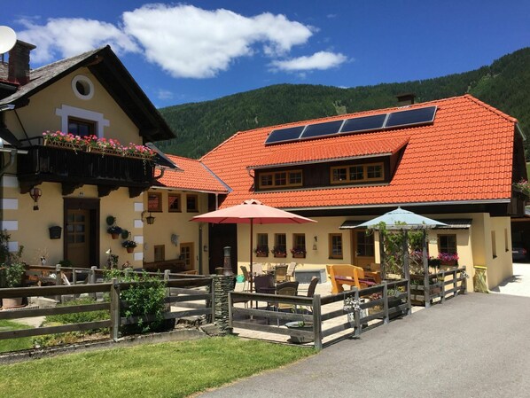 Esterni