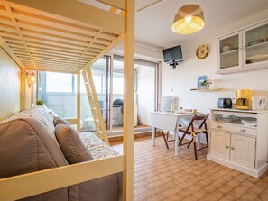 1 bedroom, travel crib, WiFi, bed sheets - Lovely apartment for 2 people with WIFI and TV (Le Grau-du-roi)