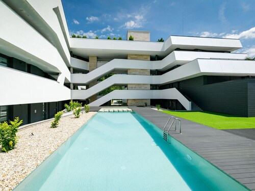 Cosy apartment for 6 guests with A/C, WIFI, pool, TV, terrace and pets allowed