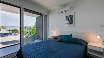 2 bedrooms, travel crib, free WiFi, bed sheets