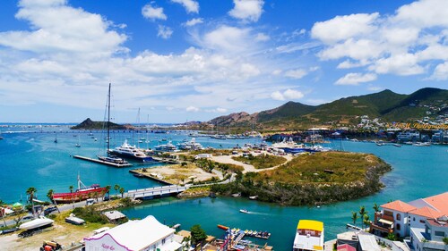 Private House -GreatBay- Philipsburg - Free Wifi and Free Private Parking.
