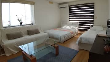 3 bedrooms, desk, iron/ironing board, free WiFi