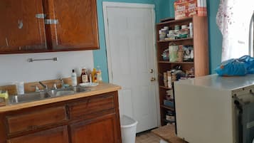 Economy bungalow | Dineren op de kamer