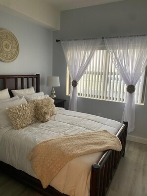 3 bedrooms, WiFi, bed sheets, wheelchair access