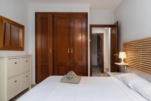 2 habitaciones, tabla de planchar con plancha, internet y ropa de cama 
