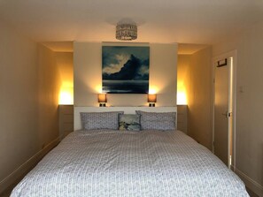 4 Schlafzimmer, Bügeleisen/Bügelbrett, WLAN, Bettwäsche